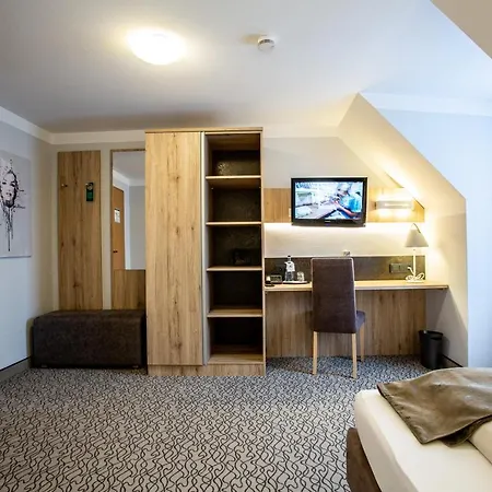 Amtsstueble & Restaurant 3* Мосбах